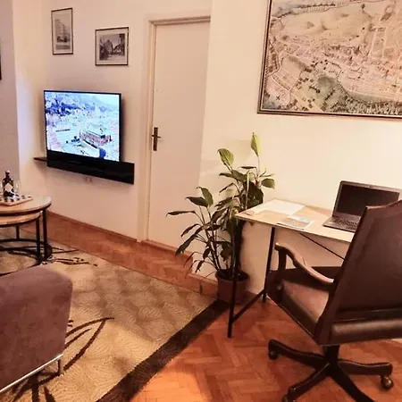 Eternal Flame Center Apartment *